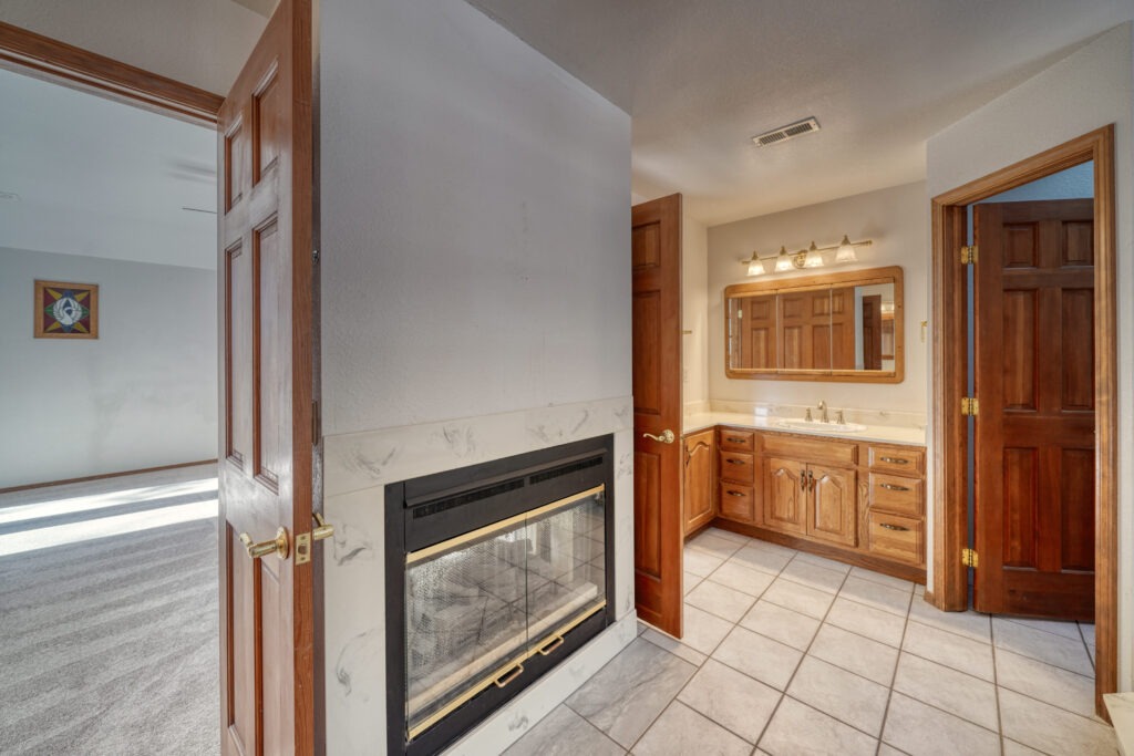 19710 Via Verde Ln Monument Co Print 072 071 Primary Bathroom 4200x2800 300dpi 1