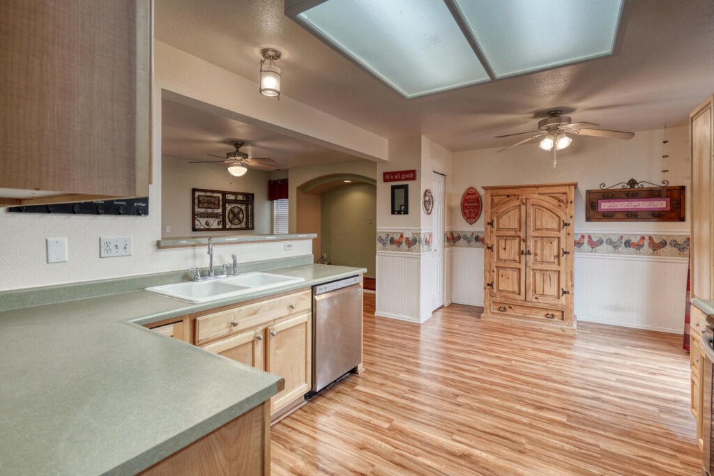 4979 Laredo Ridge Dr Kitchen