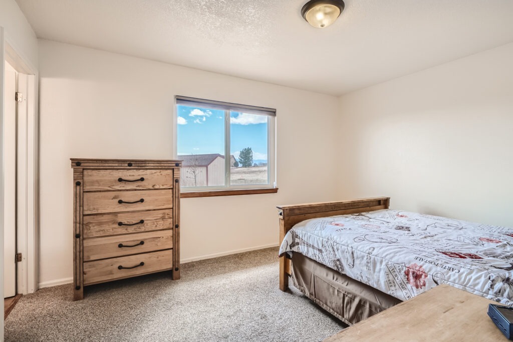 22 Primary Bedroom