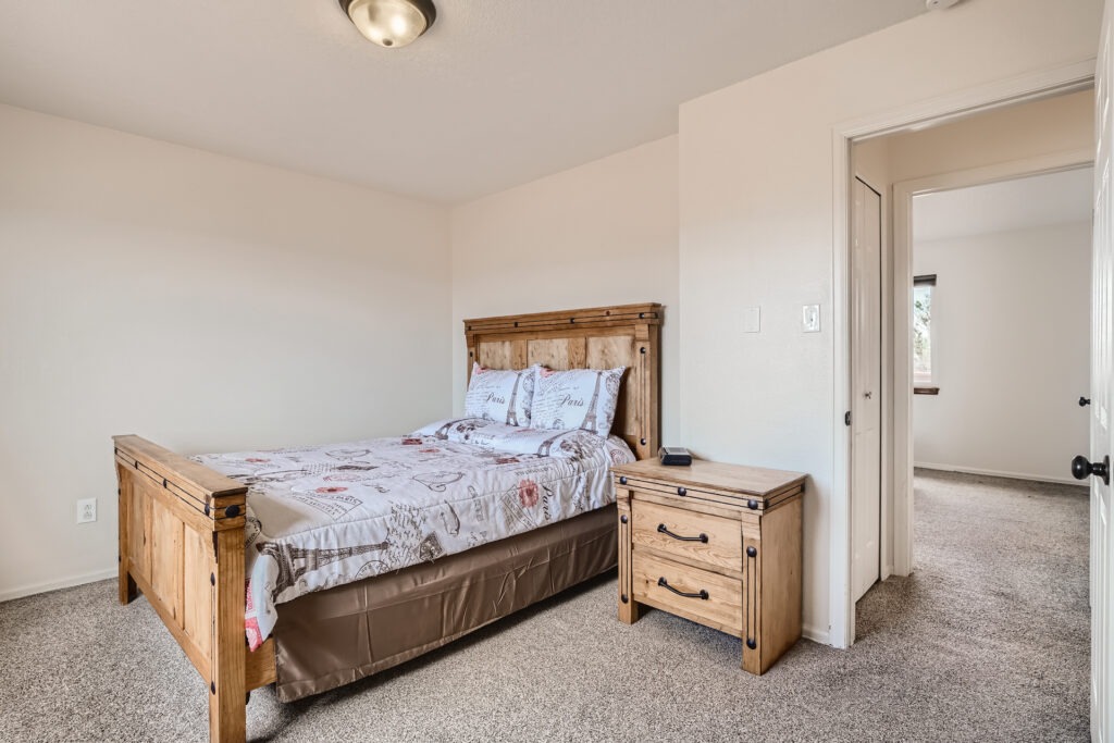 24 Primary Bedroom