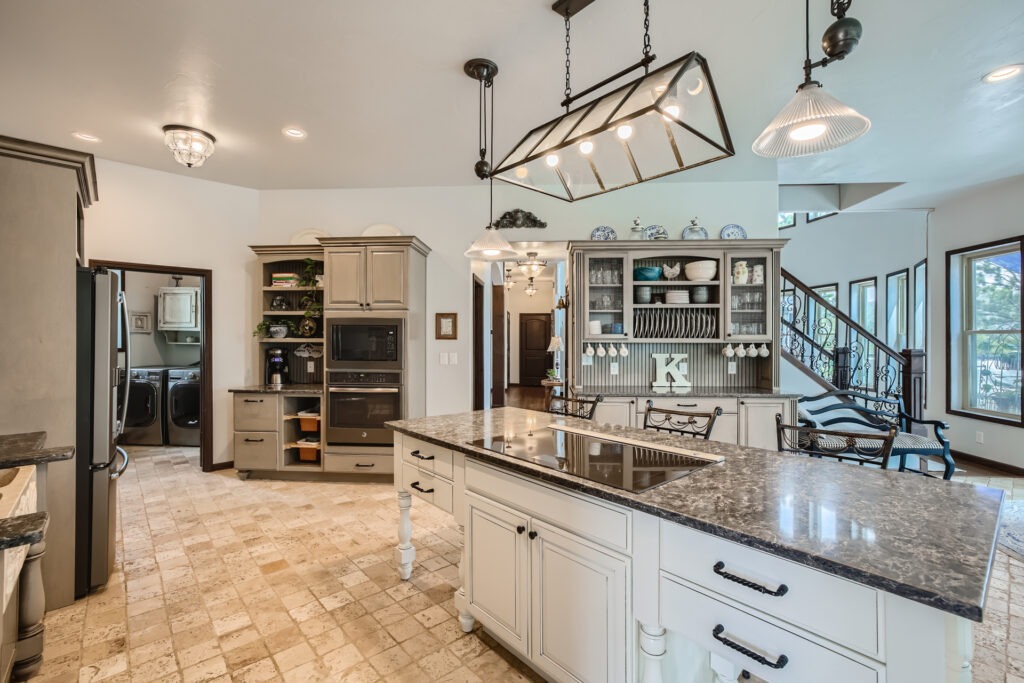 16 Kitchen