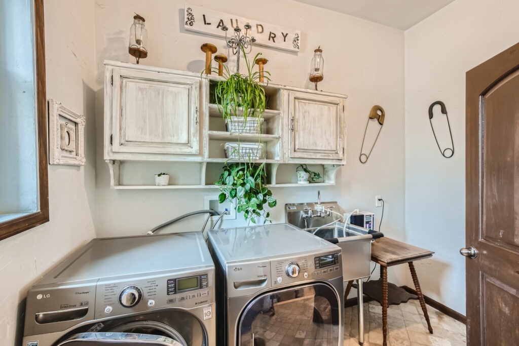 61 Laundry Room