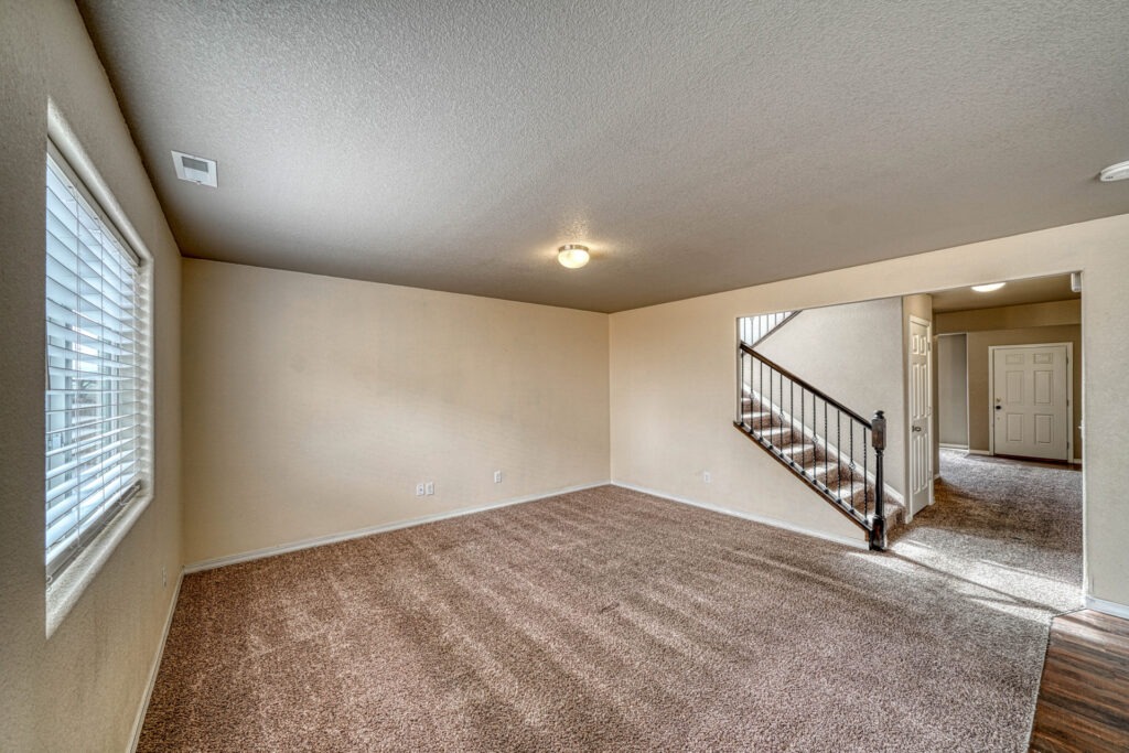 4023 Creek Legend View Print 023 024 Family Room 4200x2800 300dpi