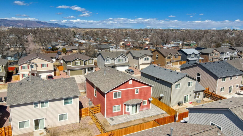 Colorado Springs Home In Greencrest 1080 010