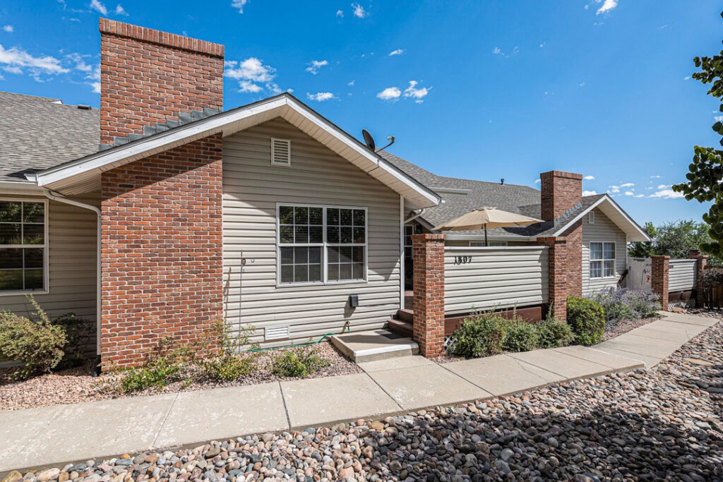 003 P1144374