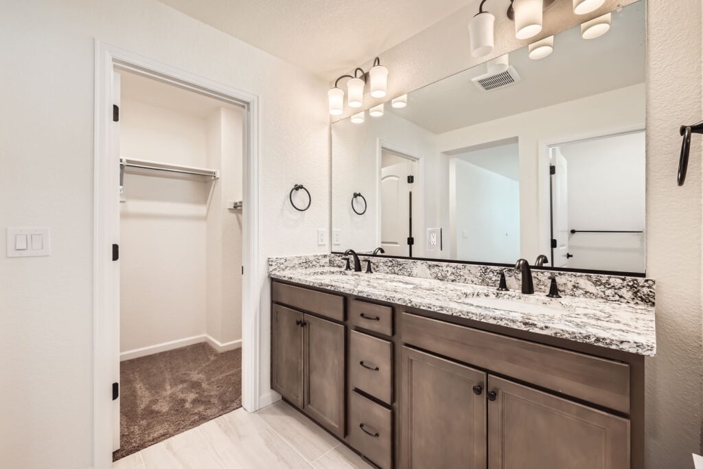 10546 Domeykite Vw Web Quality 022 24 3rd Floor Primary Bathroom