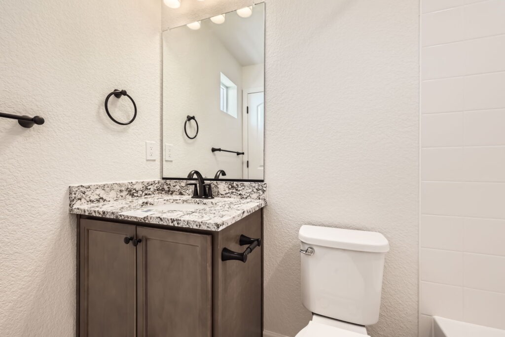 10546 Domeykite Vw Web Quality 026 29 3rd Floor Bathroom