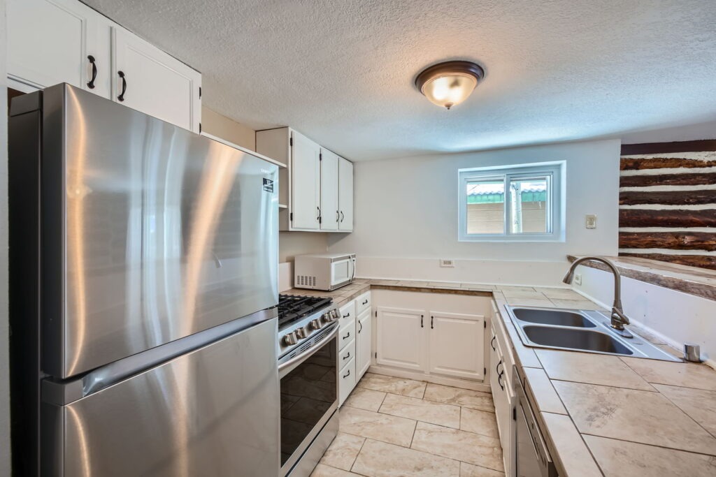 33 Friar Tuck Dr Web Quality 008 10 Kitchen