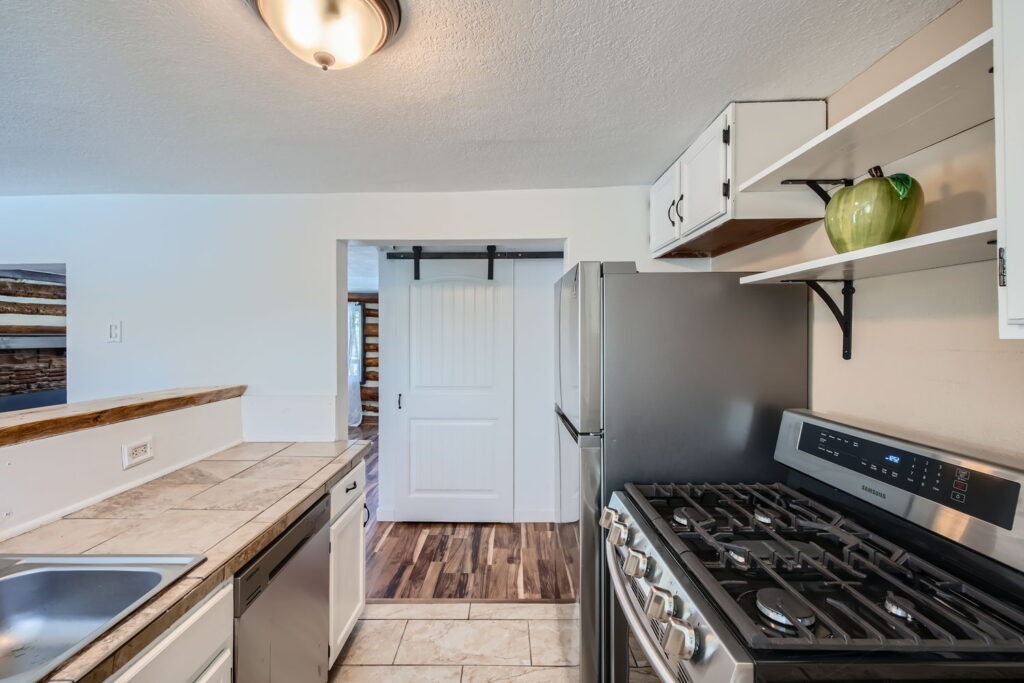 33 Friar Tuck Dr Web Quality 010 14 Kitchen Feature