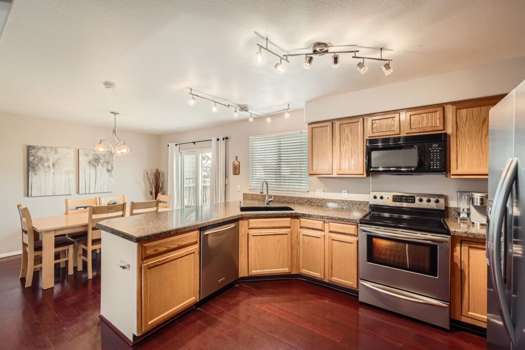 827 Barn Owl Dr Web Quality 009 11 Kitchen