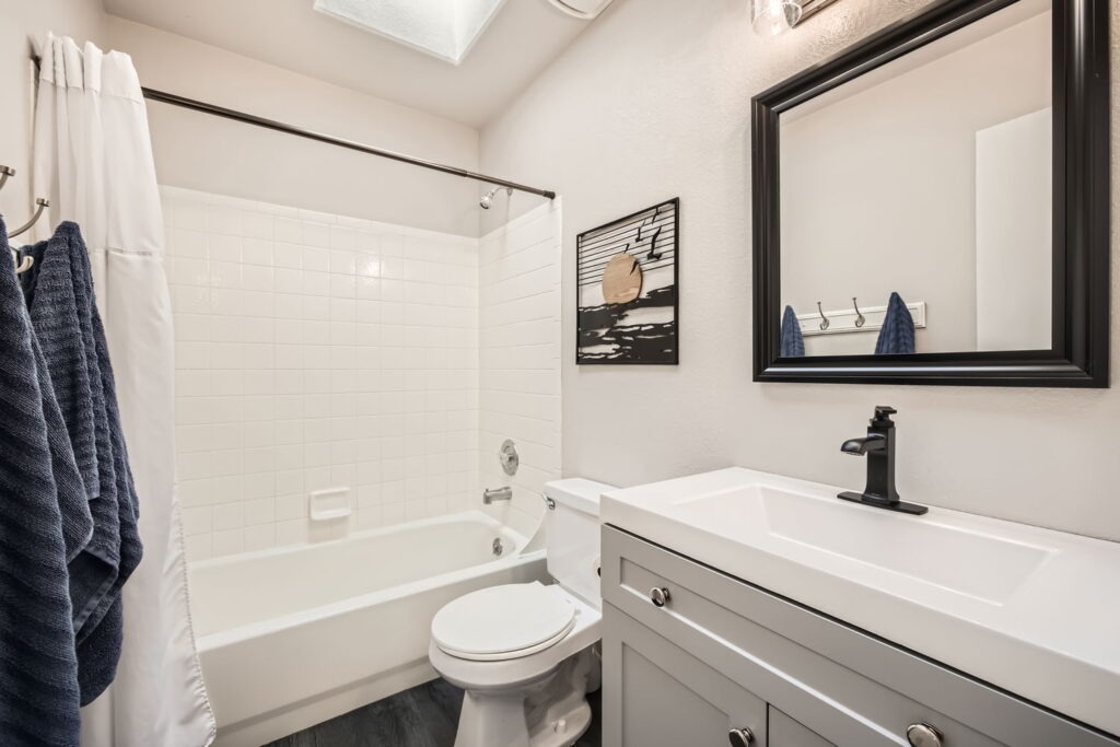 827 Barn Owl Dr Web Quality 015 20 2nd Floor Primary Bathroom