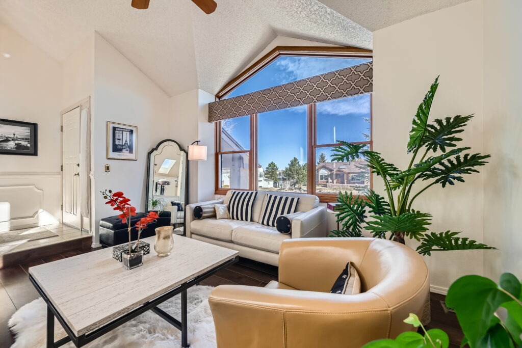 655 Rembrandt Ct Print Quality 006 06 Living Room