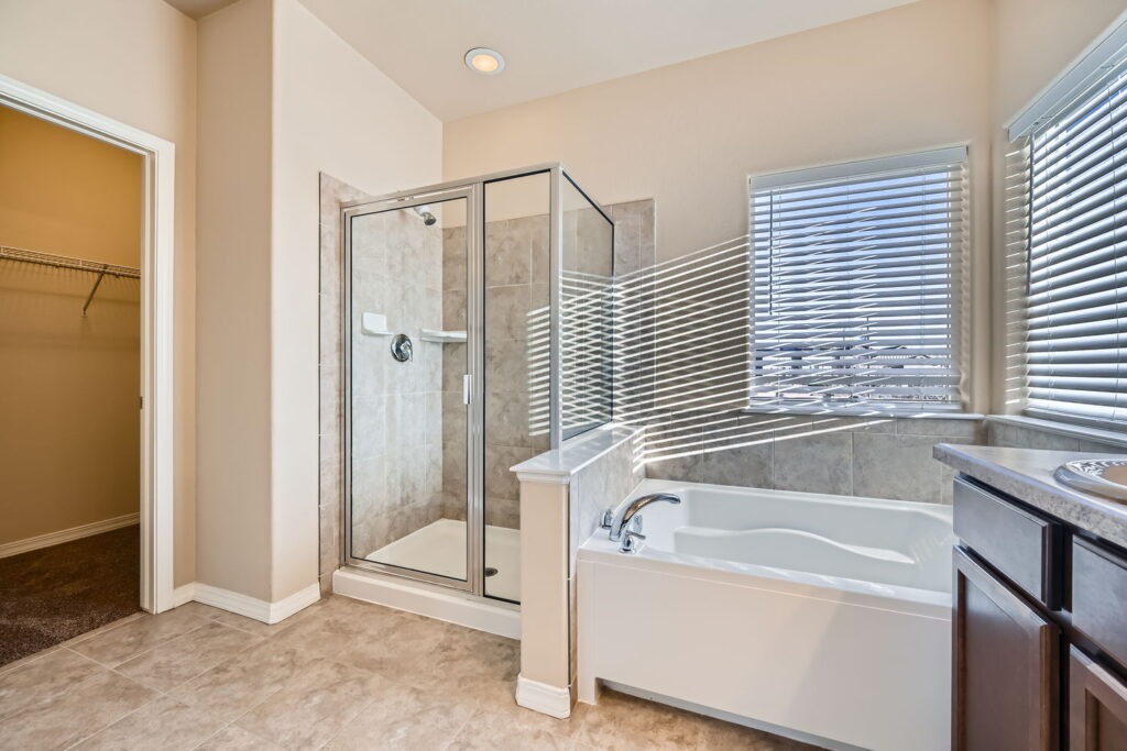 8151 Glory Dr Glory Dr Web Quality 018 18 Primary Bathroom