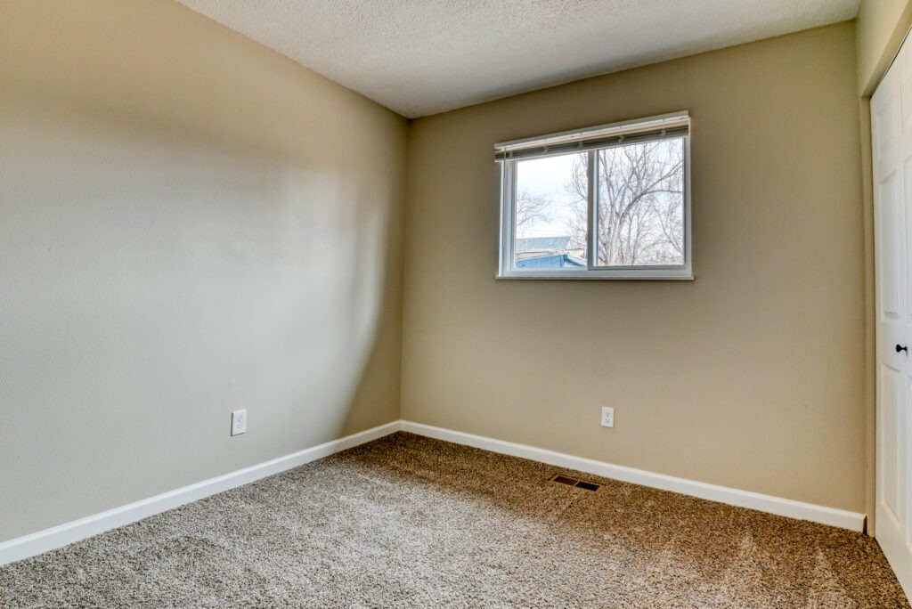 W Willamette Ave 27