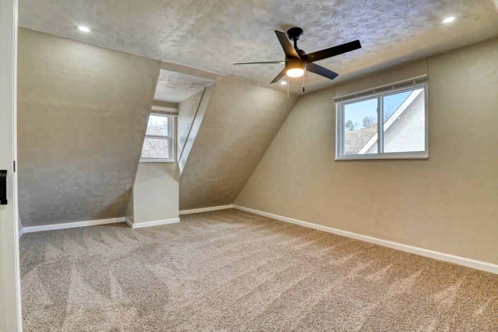 W Willamette Ave 31