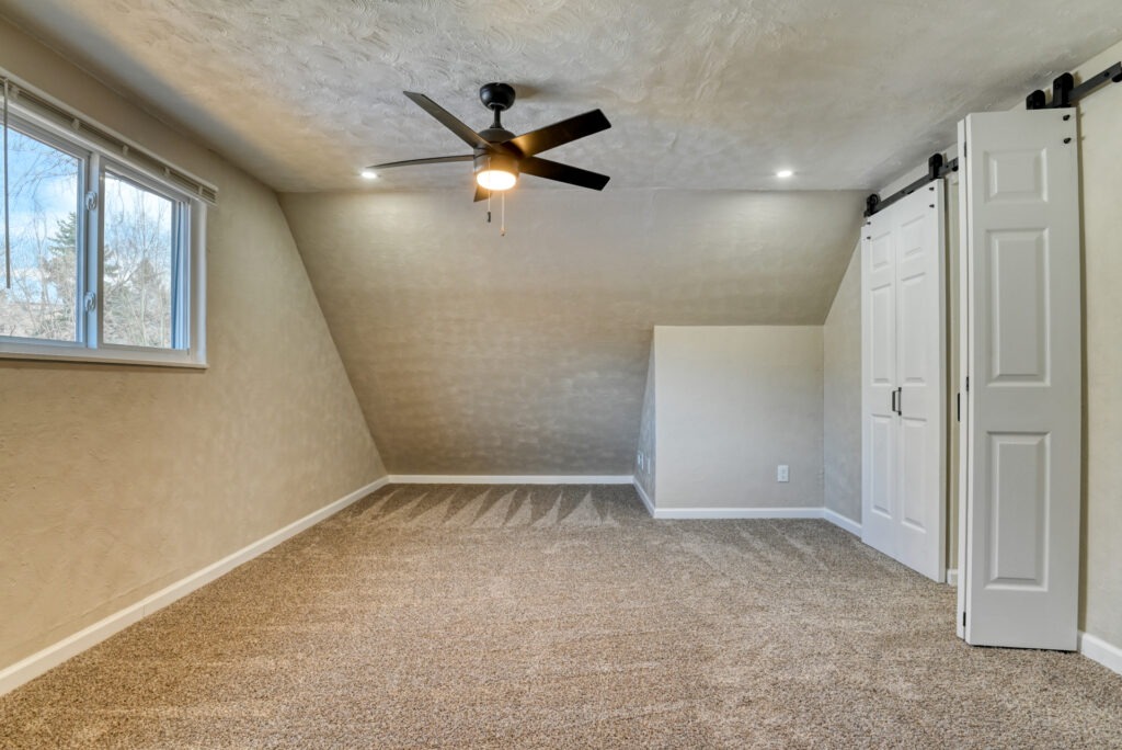 W Willamette Ave 35
