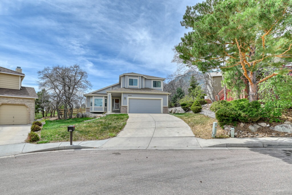 Broadmoor Bluffs Dr 1
