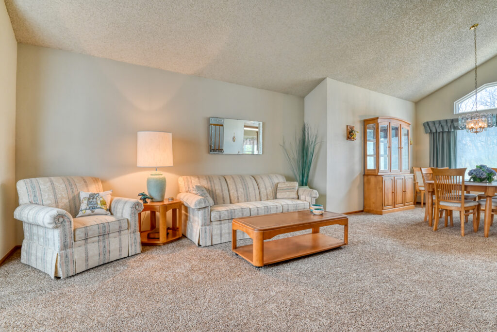 Broadmoor Bluffs Dr 12
