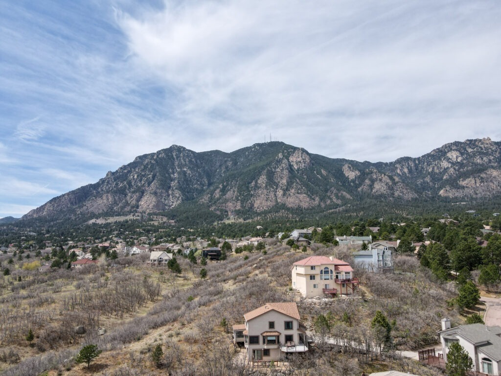 Broadmoor Bluffs Dr 76