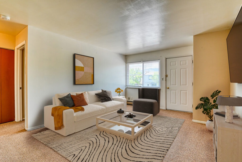 Forrest Hill Rd #4 12 Living Room