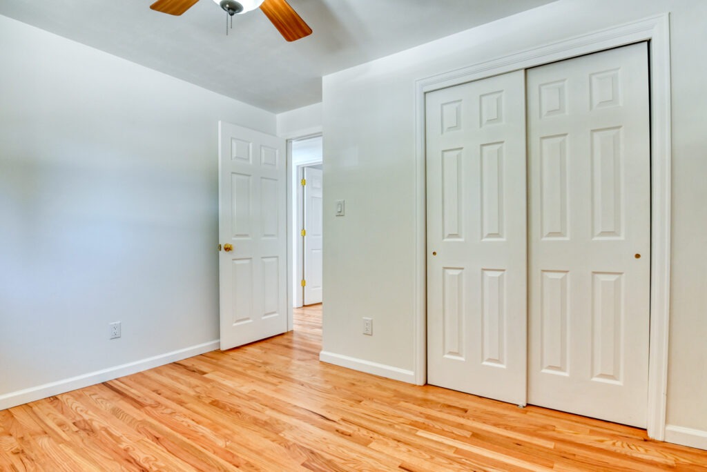 Montclair St 32
