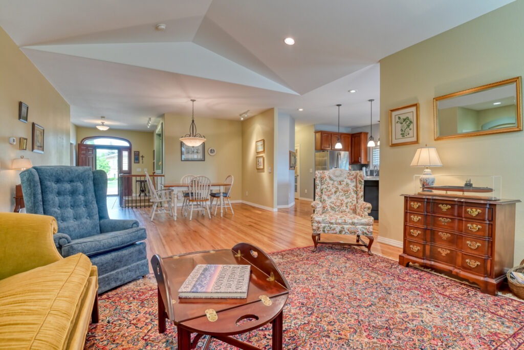 Spanish Oak Terr 24