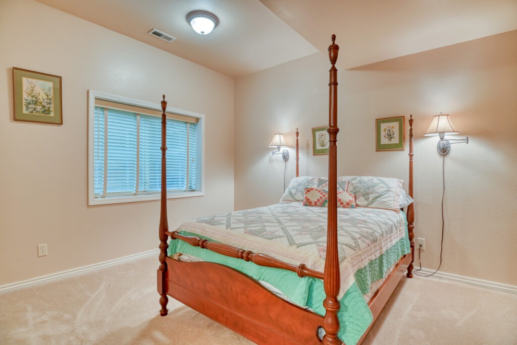 Spanish Oak Terr 58