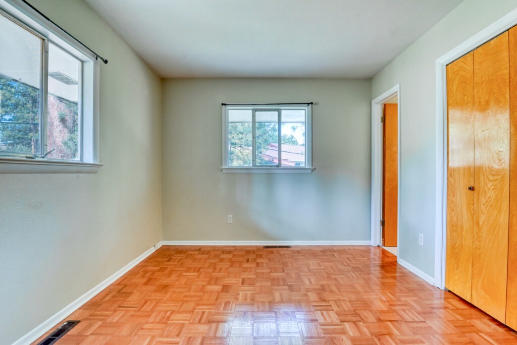 Teller Ln 27
