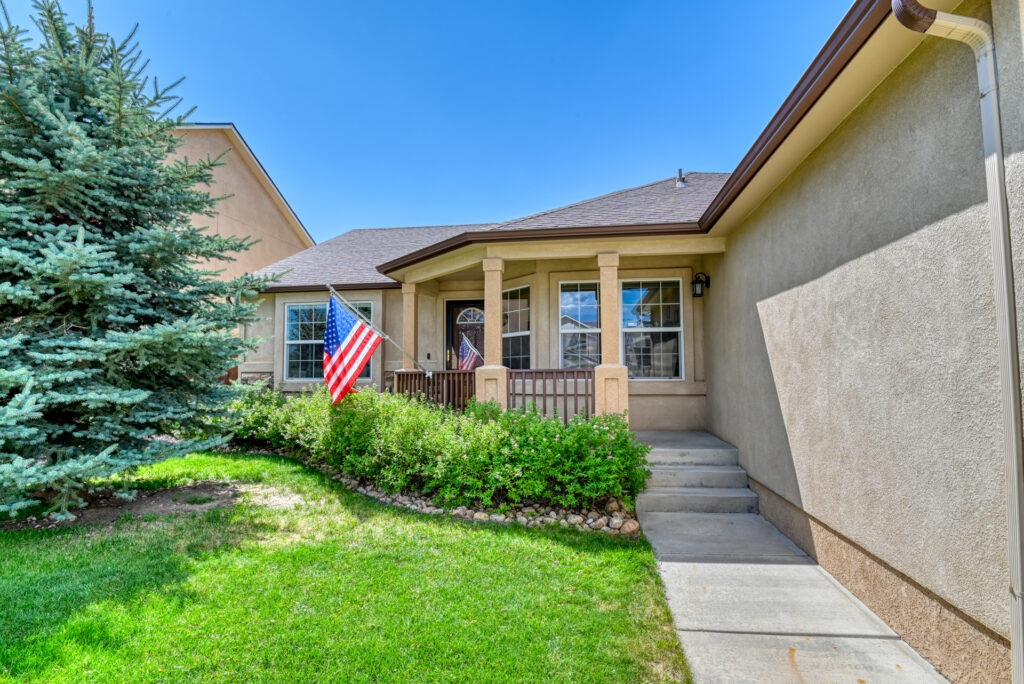 Mountain Garland Dr 5