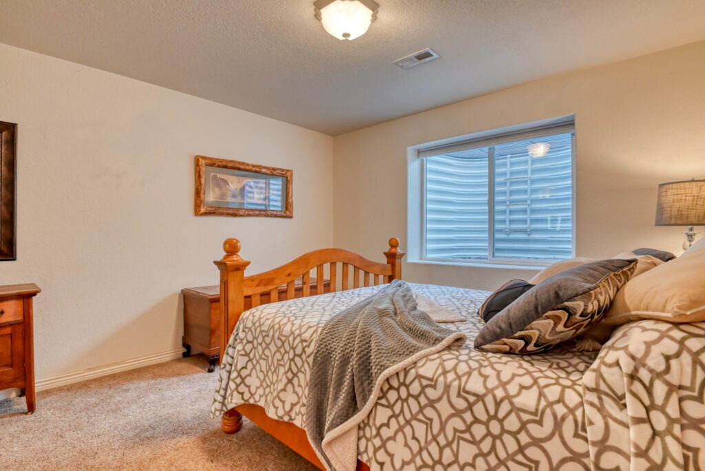 Mountain Garland Dr 62