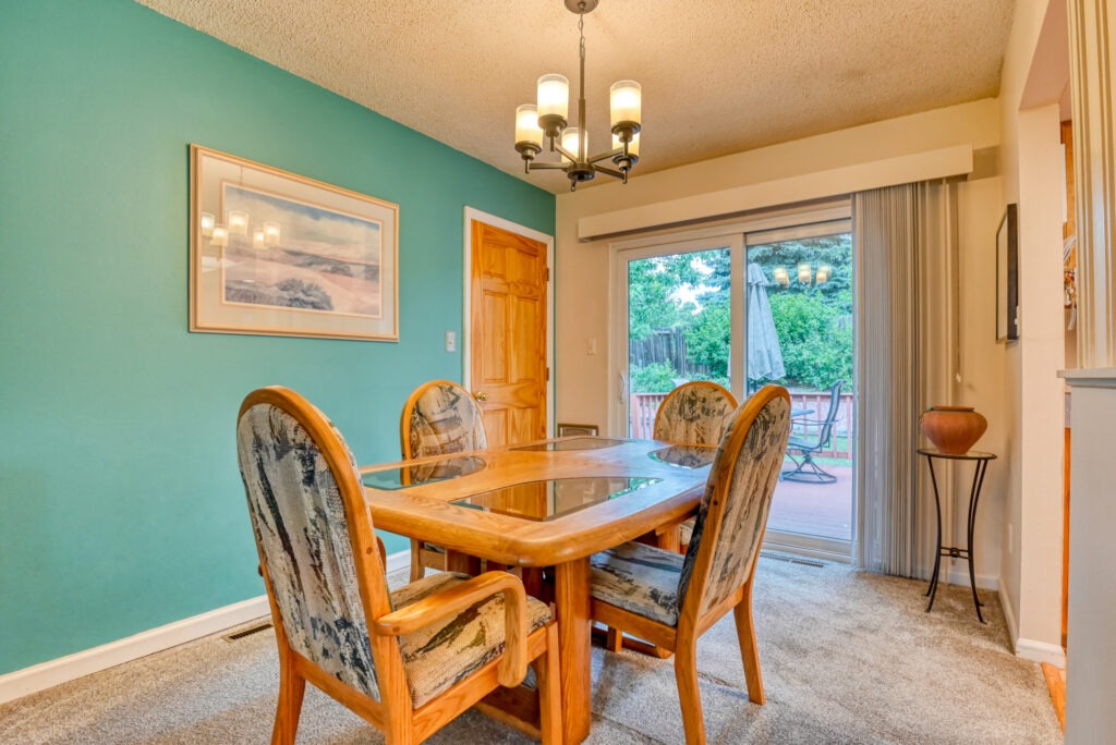 Parade Cir W 16