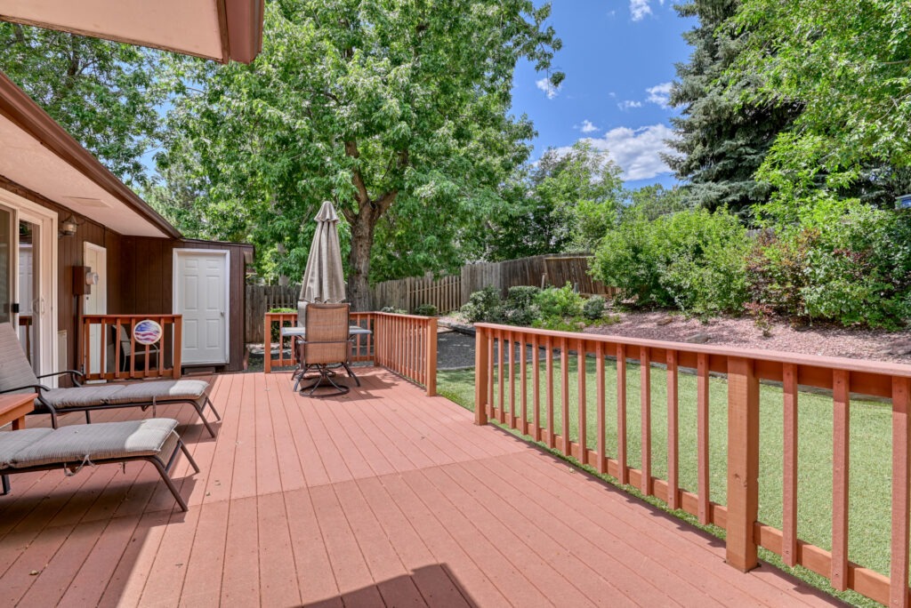 Parade Cir W 9