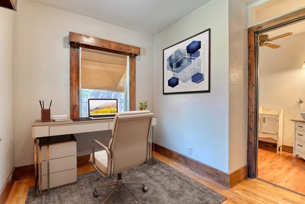 2 E 13th Street 18 Study Room