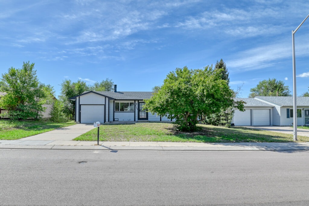 Eastcrest Cir W 1
