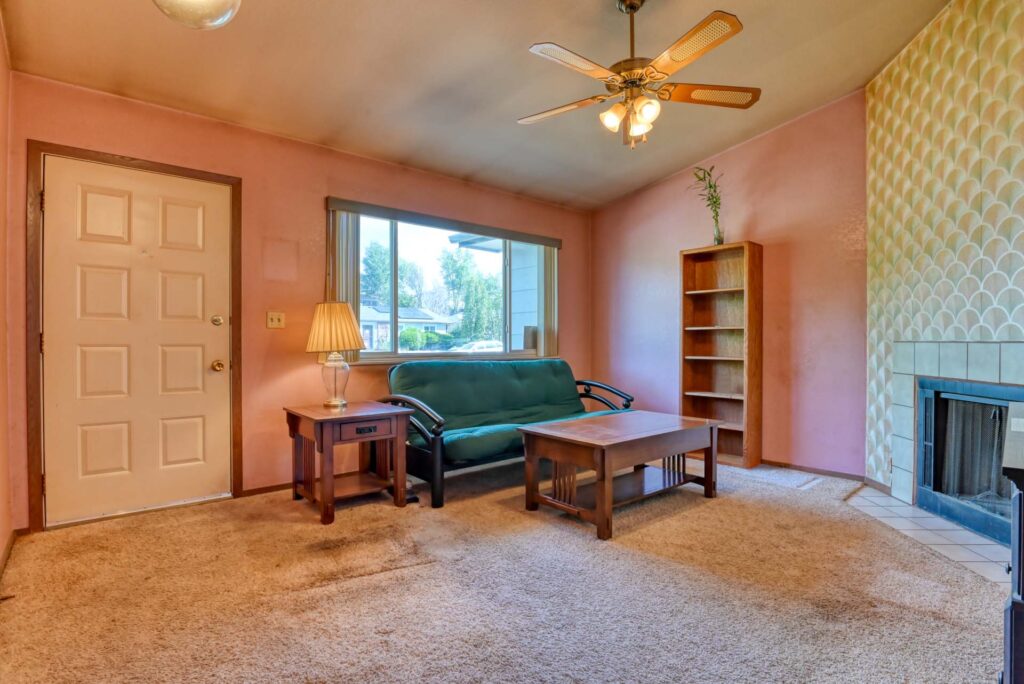 Eastcrest Cir W 12