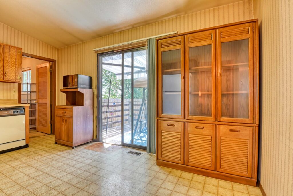 Eastcrest Cir W 13
