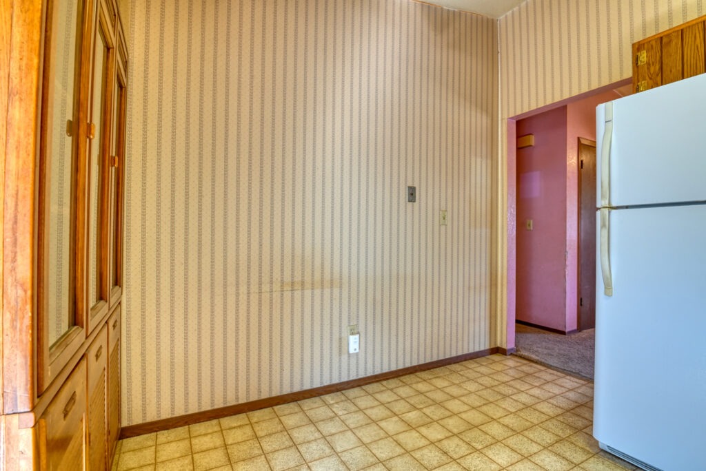 Eastcrest Cir W 14