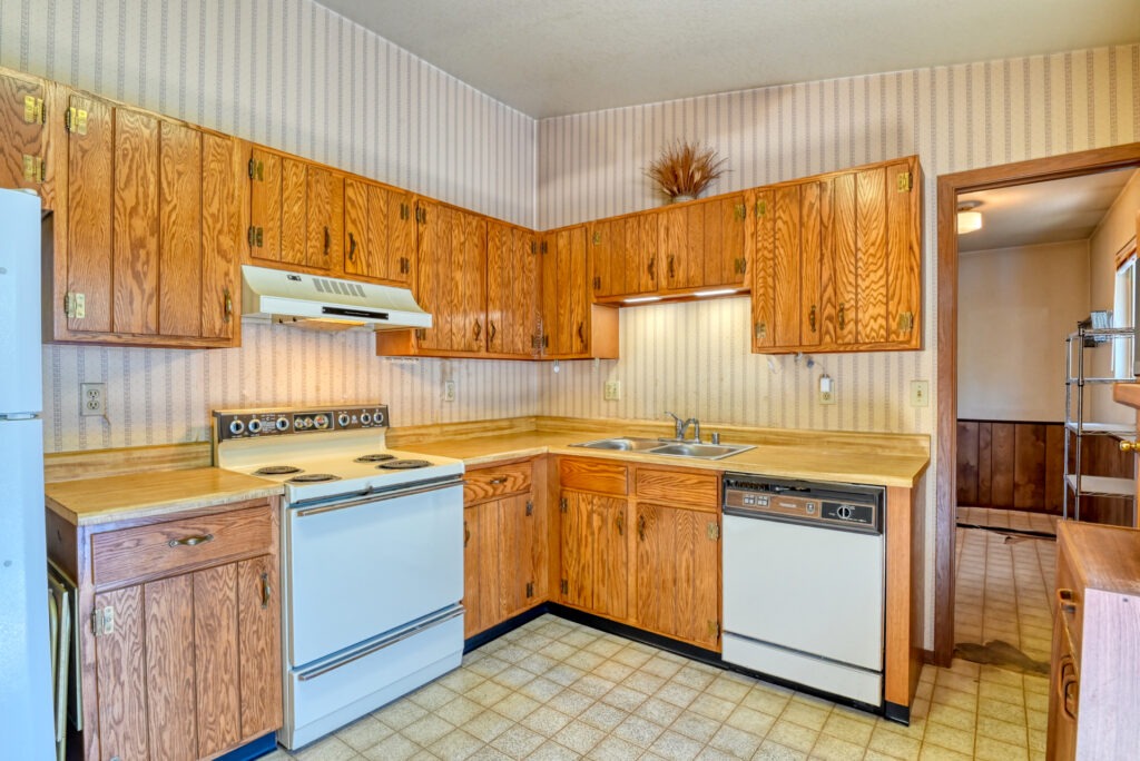 Eastcrest Cir W 15