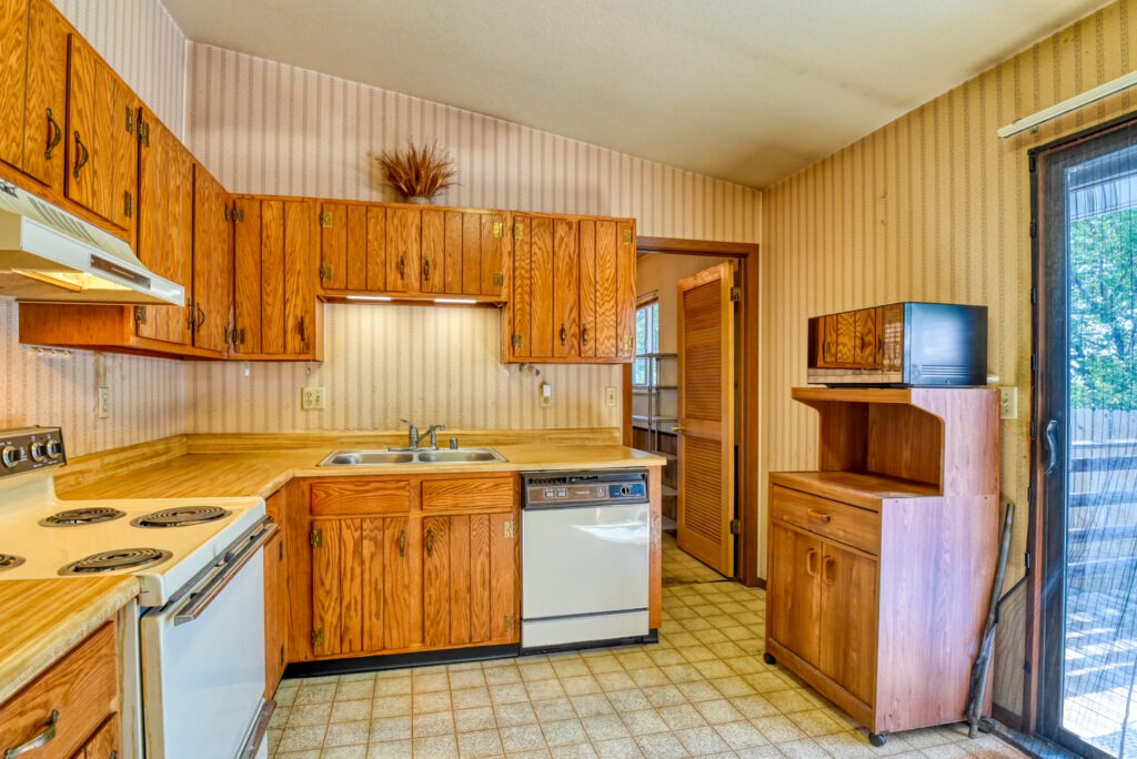 Eastcrest Cir W 16