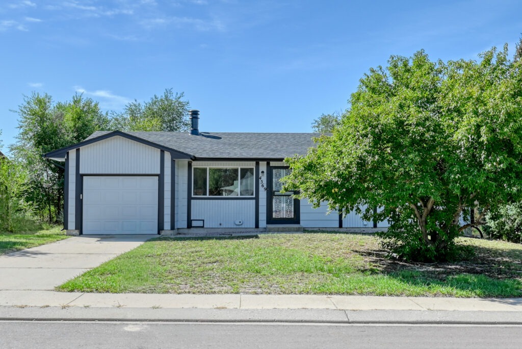 Eastcrest Cir W 2