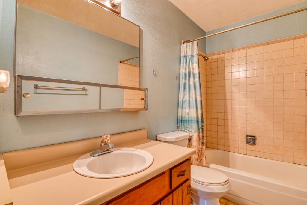 Eastcrest Cir W 26