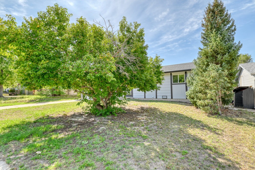 Eastcrest Cir W 3