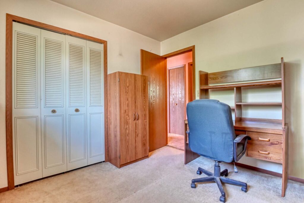 Eastcrest Cir W 30