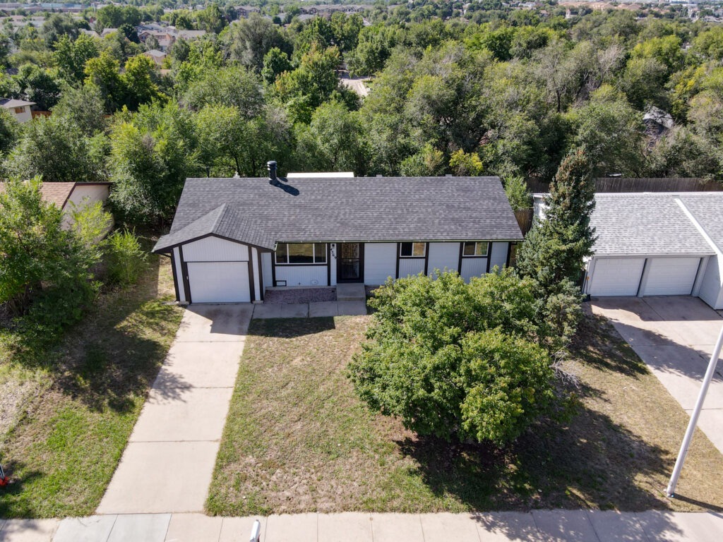 Eastcrest Cir W 33