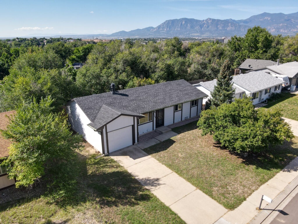 Eastcrest Cir W 34