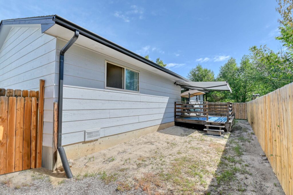 Eastcrest Cir W 7
