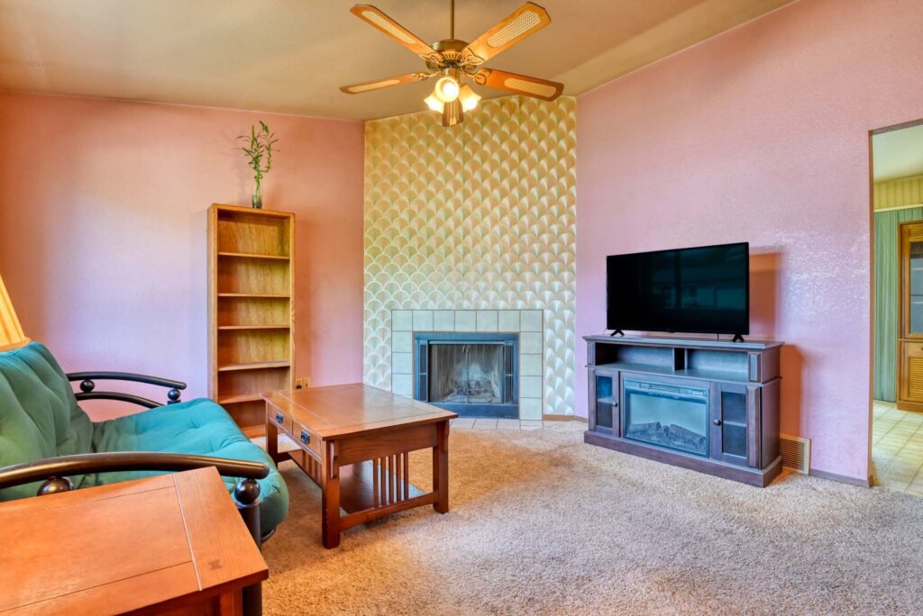 Eastcrest Cir W 9
