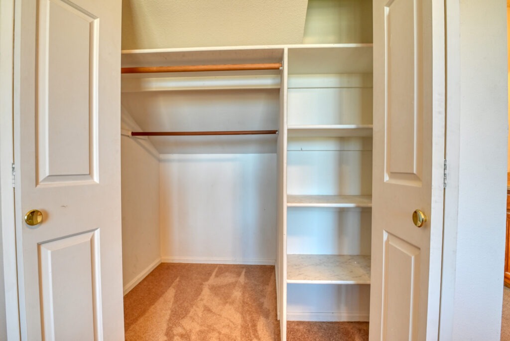 Autumn Ridge Circle 28