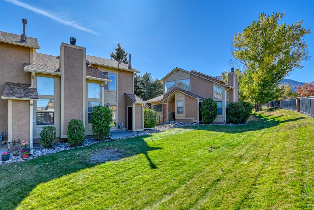 Autumn Ridge Circle 8