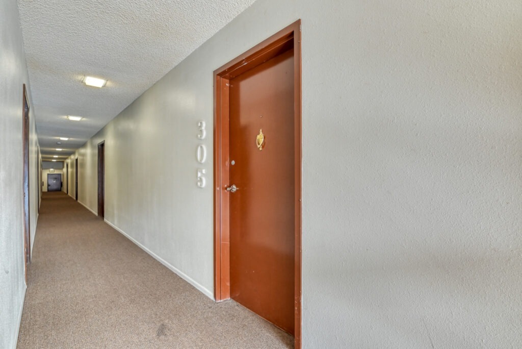 935 Saturn Dr. 8